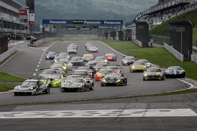 Blancpain GT Series Asia: Porsche nabs multiple podiums in valiant fight at Fuji International Speedway 