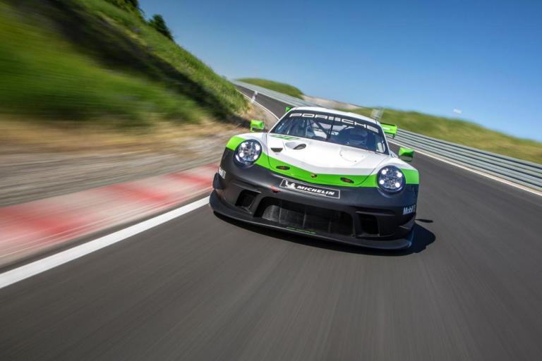 Strong, swift, spectacular: the new 911 GT3 R